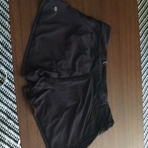 Lulul lemon black shorts size 10